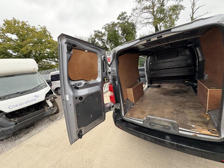 Used Vauxhall Vivaro 2020 for sale - 76624311: Photo 5