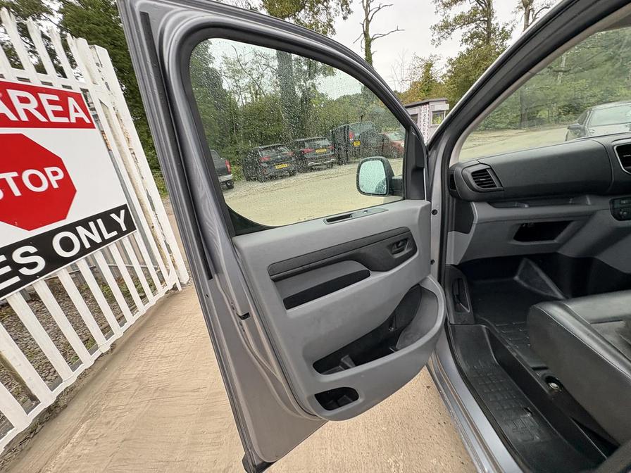 Used Vauxhall Vivaro 2020 for sale - 76624311: Photo 6