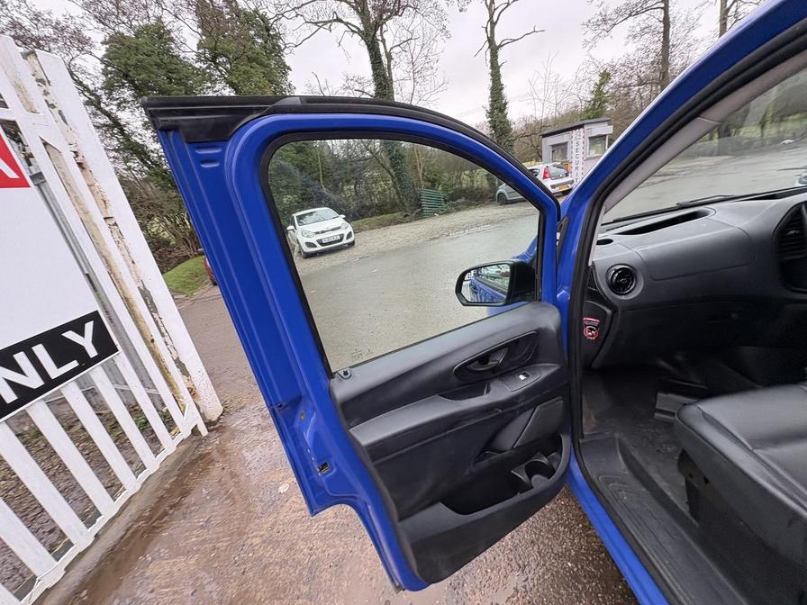 Used Mercedes-Benz Vito 2021 for sale - 77552775: Photo 11