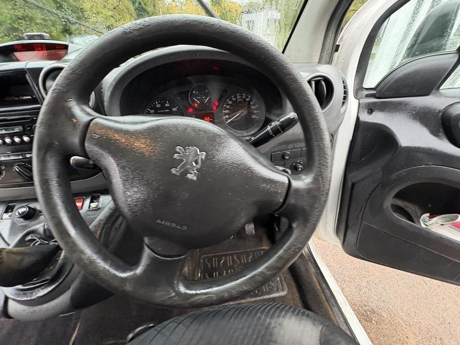 Used Peugeot Partner 2011 for sale - 76339092: Photo 13