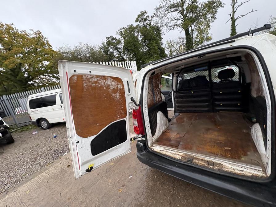 Used Peugeot Partner 2011 for sale - 76339092: Photo 8