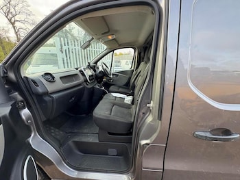 Used Renault Trafic 2018 for sale - 76459508: Photo