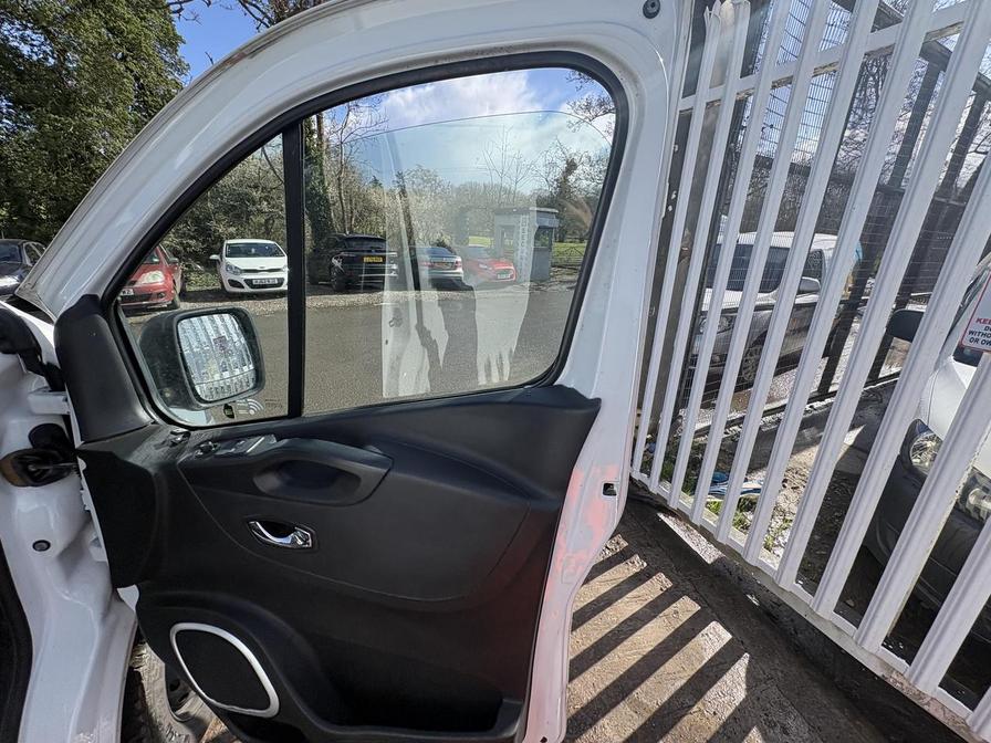 Used Vauxhall Vivaro 2018 for sale - 78059949: Photo 18