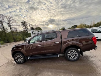 Used Nissan Navara 2016 for sale - 76390420: Photo