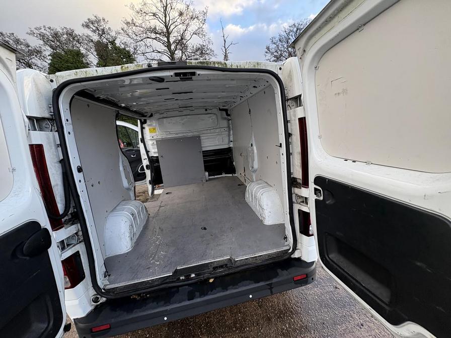 Used Vauxhall Vivaro 2017 for sale - 77051127: Photo 10
