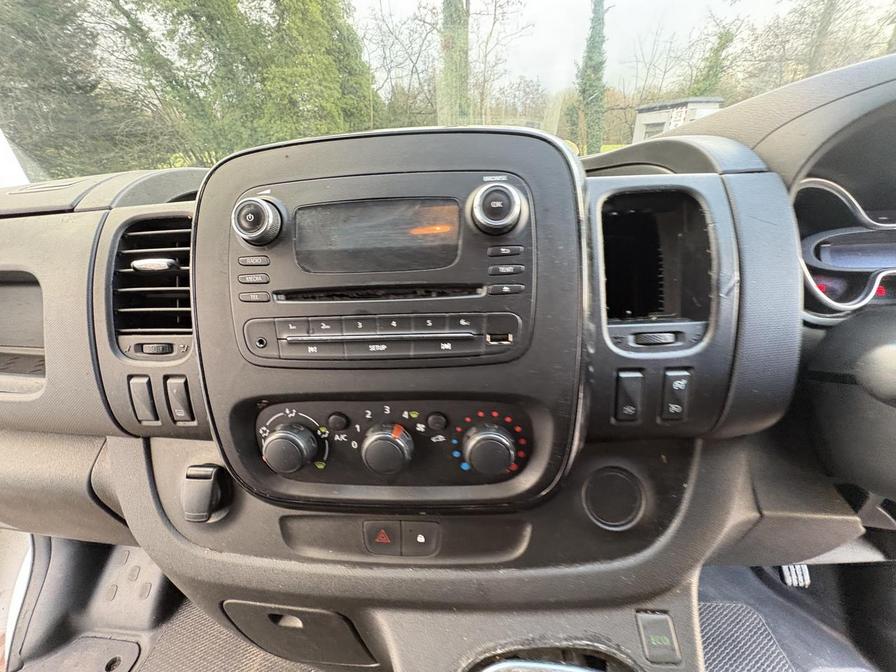 Used Vauxhall Vivaro 2017 for sale - 77051127: Photo 9