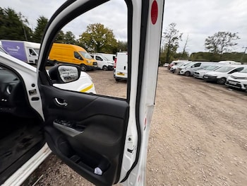 Used Nissan Navara 2020 for sale - 76310037: Photo 4