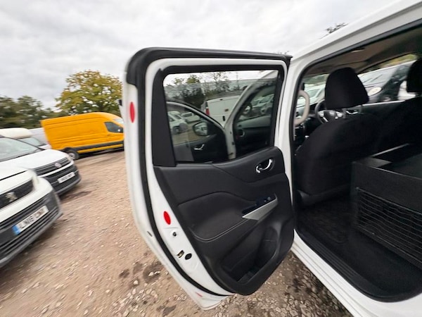 Used Nissan Navara 2020 for sale - 76310037: Photo 6