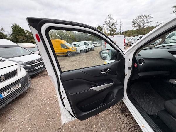 Used Nissan Navara 2020 for sale - 76310037: Photo 8