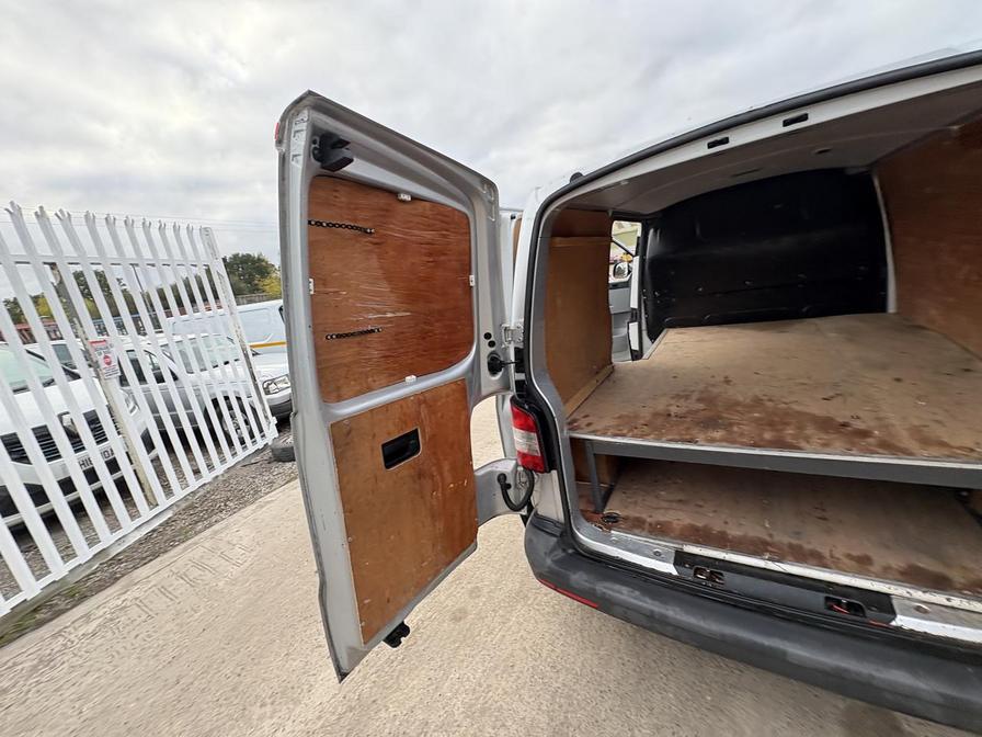 Used Volkswagen Transporter 2013 for sale - 76540410: Photo 2