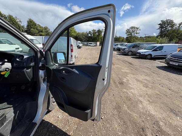 Used Vauxhall Vivaro 2016 for sale - 76261865: Photo 13