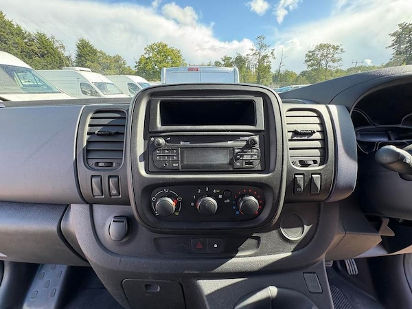 Used Vauxhall Vivaro 2016 for sale - 76261865: Photo 7