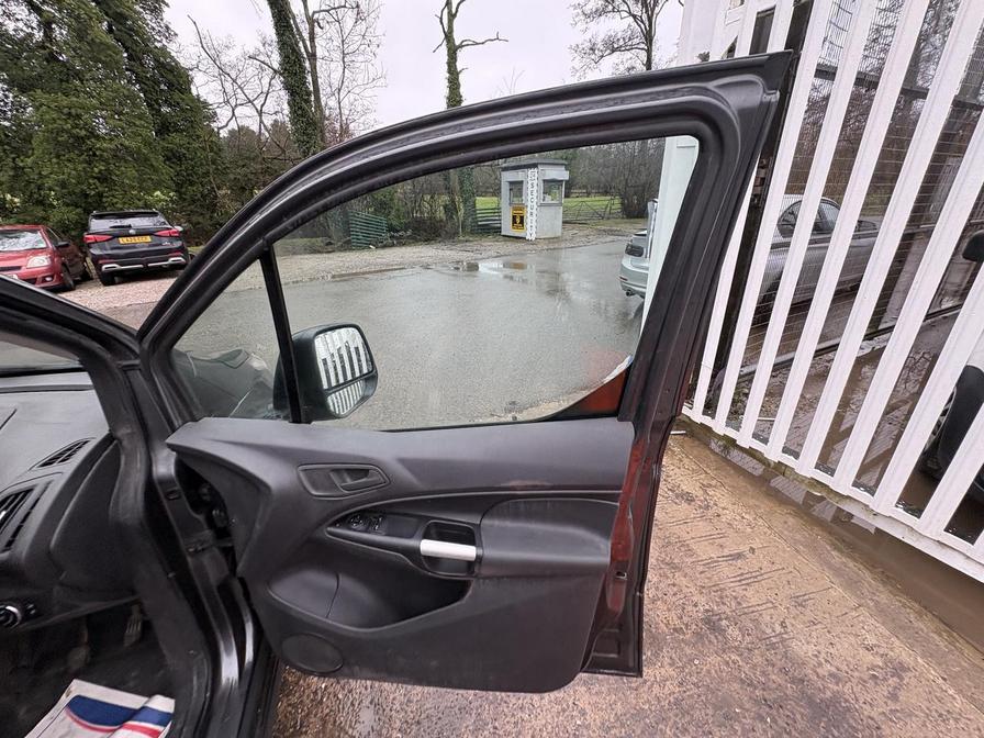 Used Ford Transit Connect 2017 for sale - 77560908: Photo 17