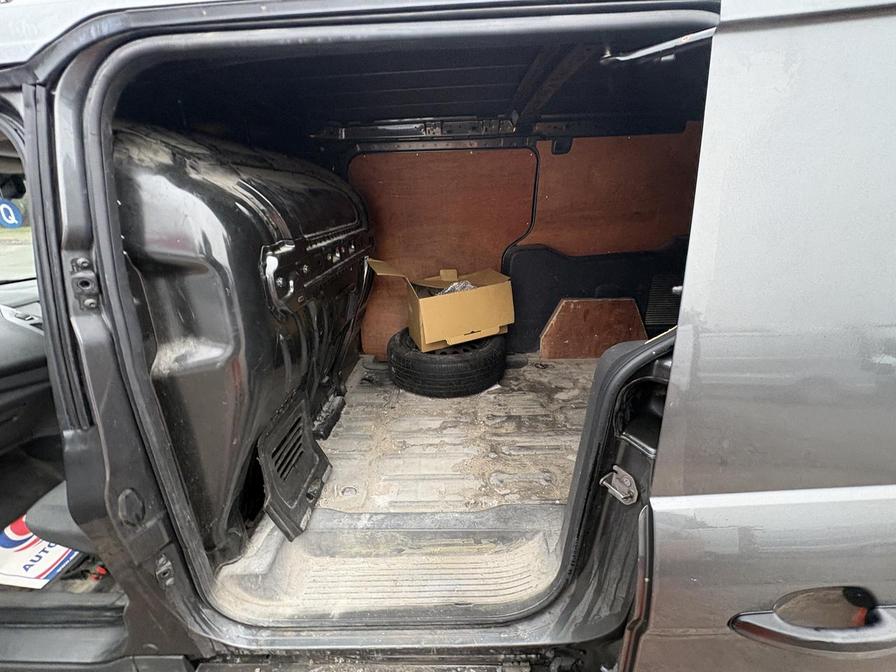 Used Ford Transit Connect 2017 for sale - 77560908: Photo 18