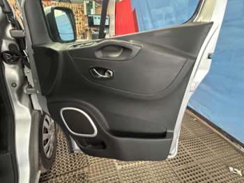 Used Vauxhall Vivaro 2017 for sale - 74910556: Photo