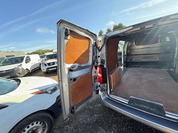 Used Vauxhall Vivaro 2021 for sale - 76242137: Photo