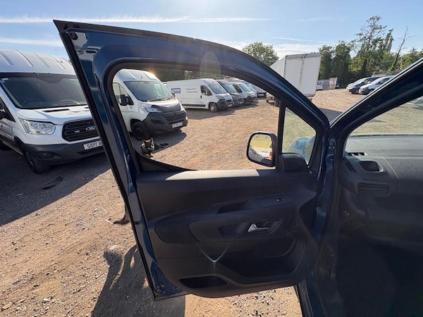 Used Vauxhall Combo Life 2020 for sale - 76242135: Photo 6
