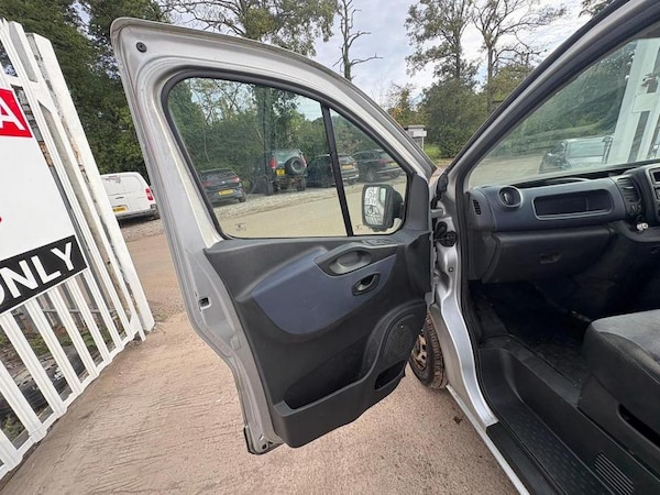 Used Vauxhall Vivaro 2015 for sale - 76155448: Photo 17