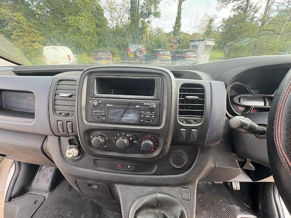 Used Vauxhall Vivaro 2015 for sale - 76155448: Photo 19