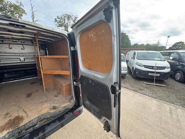 Used Vauxhall Vivaro 2015 for sale - 76155448: Photo 8