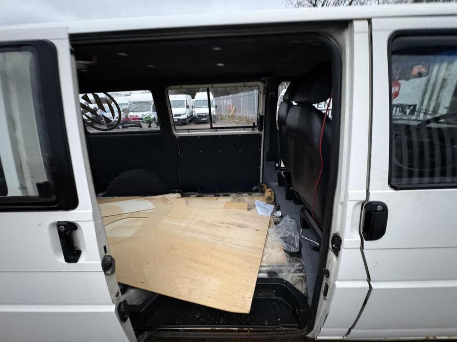 Used Volkswagen Transporter 1993 for sale - 77102759: Photo 8