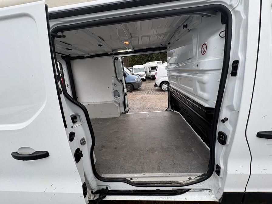 Used Vauxhall Vivaro 2018 for sale - 77397673: Photo 15