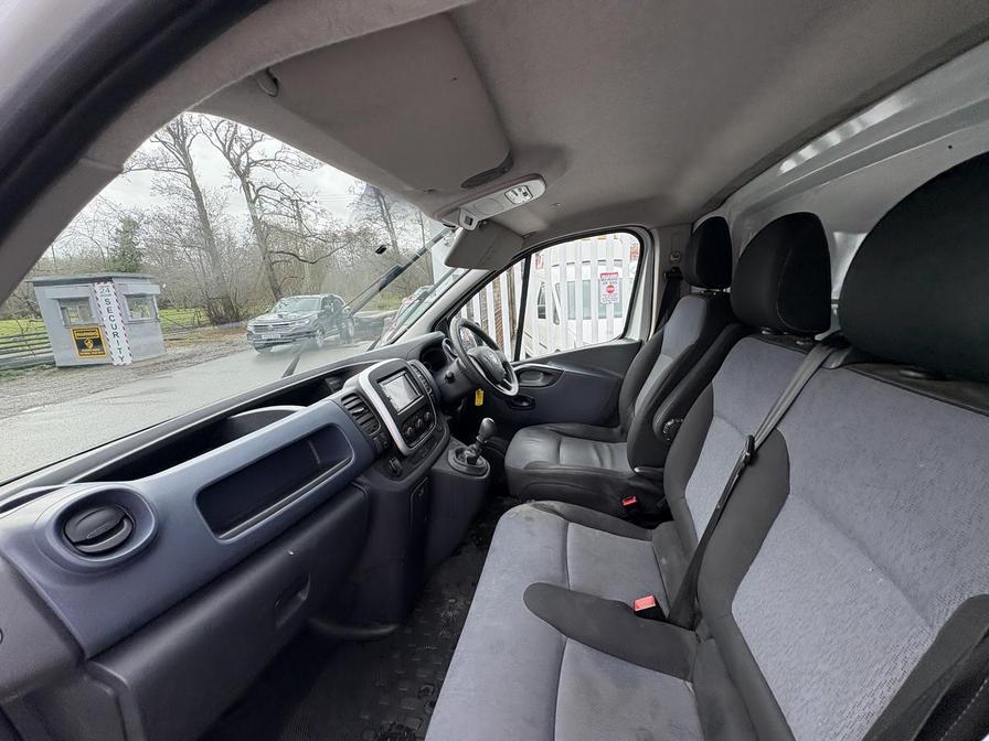 Used Vauxhall Vivaro 2017 for sale - 77932961: Photo 11