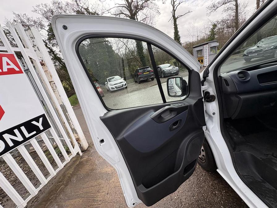 Used Vauxhall Vivaro 2017 for sale - 77932961: Photo 12