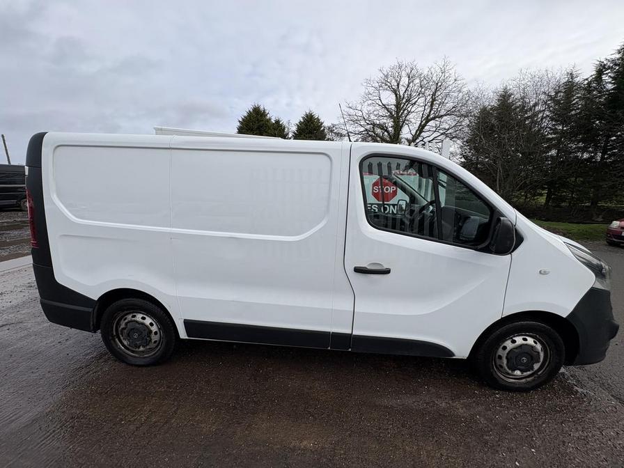 Used Vauxhall Vivaro 2017 for sale - 77932961: Photo 2