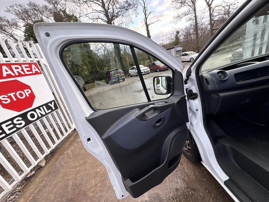 Used Vauxhall Vivaro 2015 for sale - 77158309: Photo 10