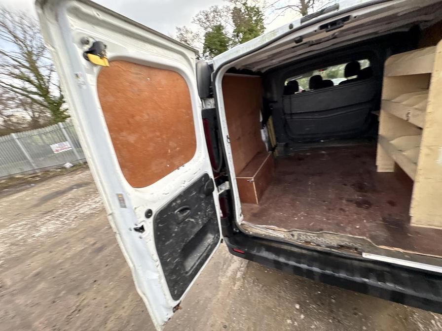 Used Vauxhall Vivaro 2015 for sale - 77158309: Photo 15