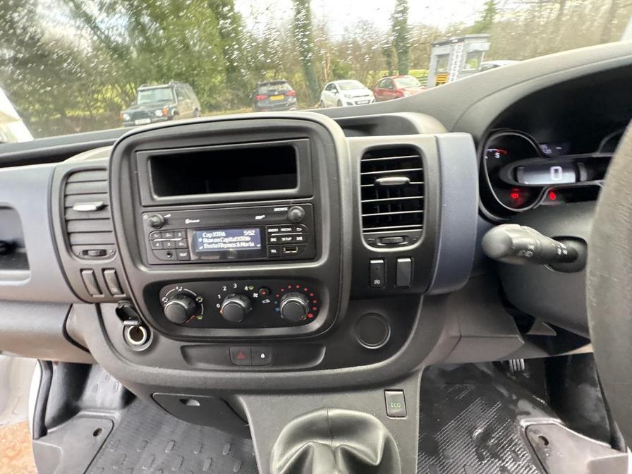 Used Vauxhall Vivaro 2015 for sale - 77158309: Photo 16
