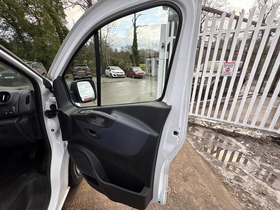 Used Vauxhall Vivaro 2015 for sale - 77158309: Photo 17
