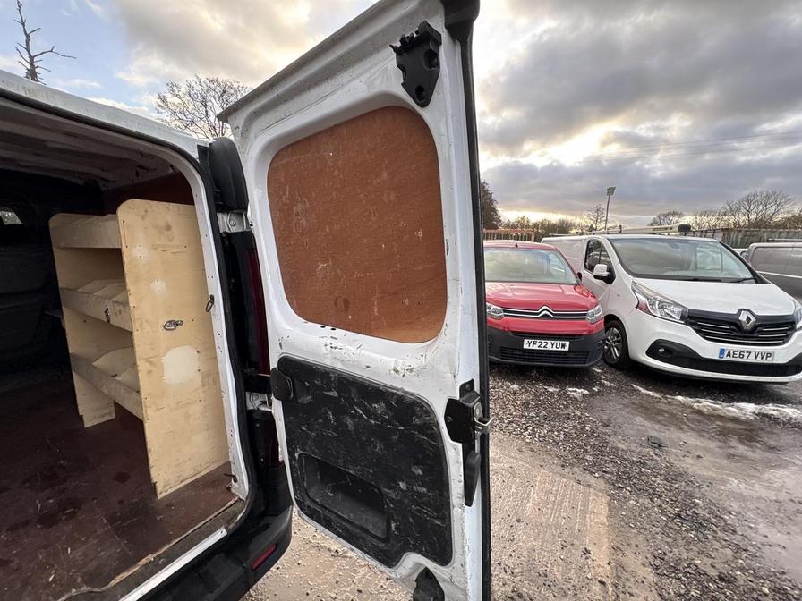 Used Vauxhall Vivaro 2015 for sale - 77158309: Photo 22