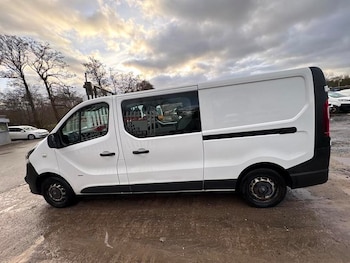 Used Vauxhall Vivaro 2015 for sale - 77158309: Photo