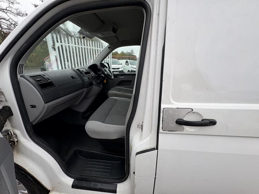 Used Volkswagen Transporter 2015 for sale - 76523738: Photo 4