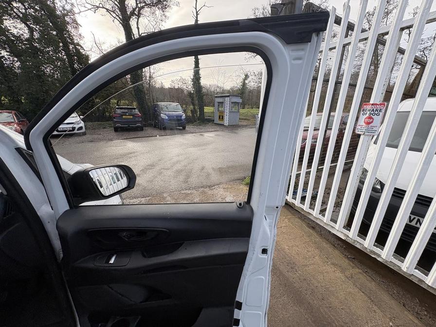 Used Mercedes-Benz Vito 2016 for sale - 77911733: Photo 19