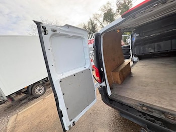 Used Mercedes-Benz Vito 2016 for sale - 77911733: Photo