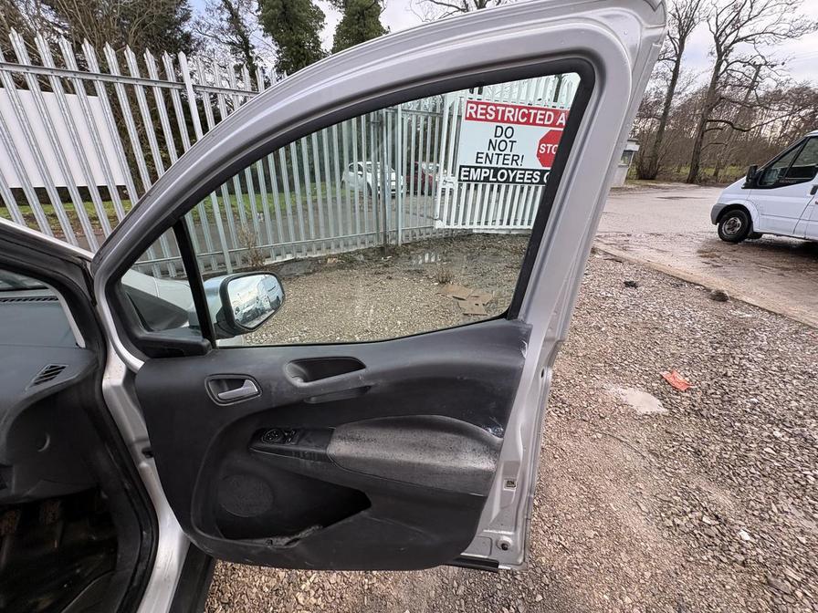 Used Ford Transit Courier for sale - 77239727: Photo 15