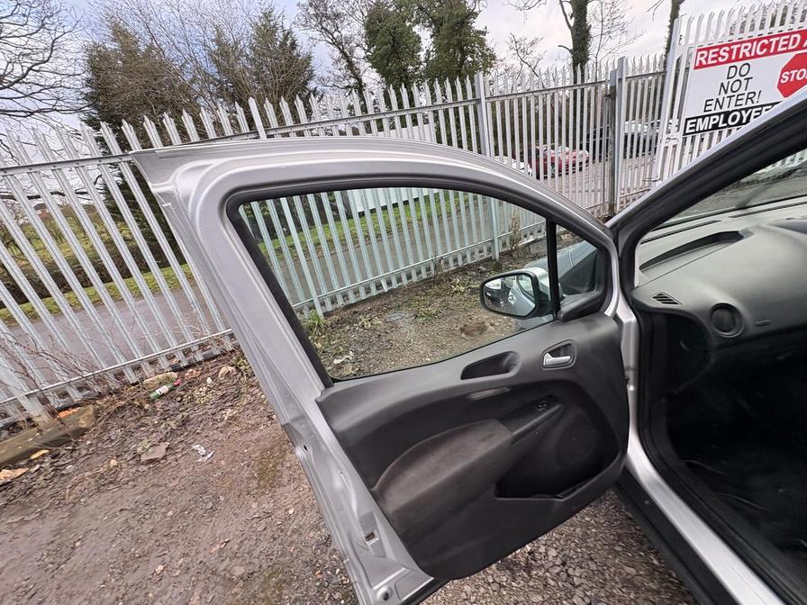 Used Ford Transit Courier for sale - 77239727: Photo 17