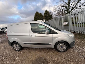 Used Ford Transit Courier 2017 for sale - 77239727: Photo