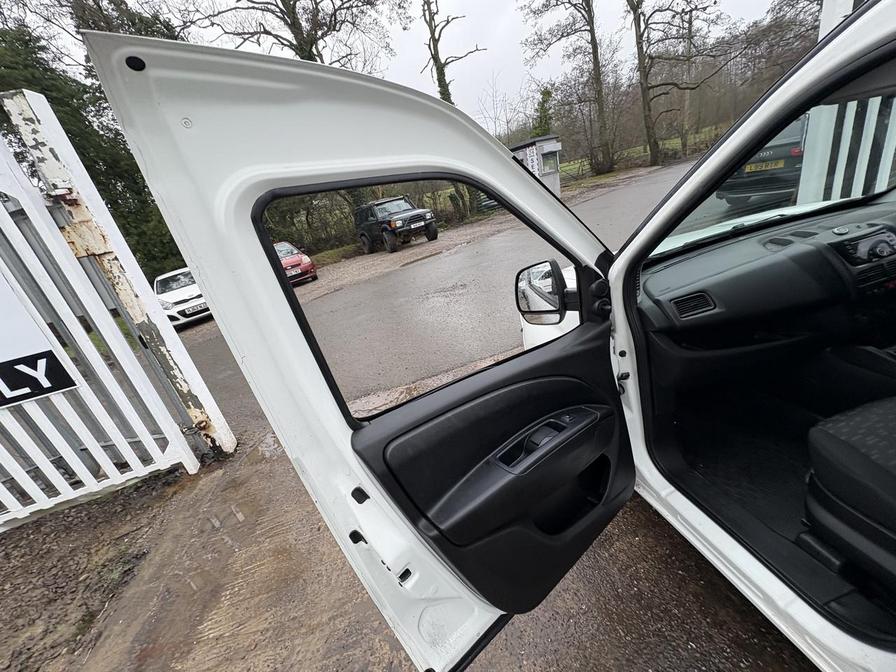 Used Vauxhall Combo 2017 for sale - 77219093: Photo 12