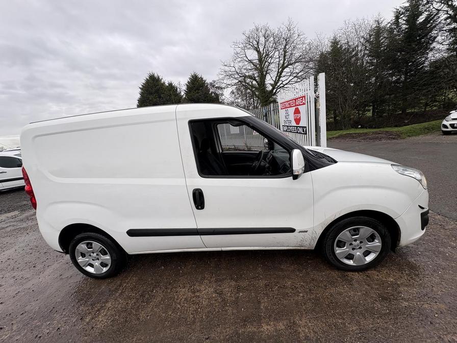 Used Vauxhall Combo 2017 for sale - 77219093: Photo 2