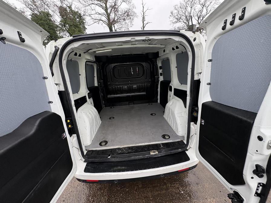 Used Vauxhall Combo 2017 for sale - 77219093: Photo 20