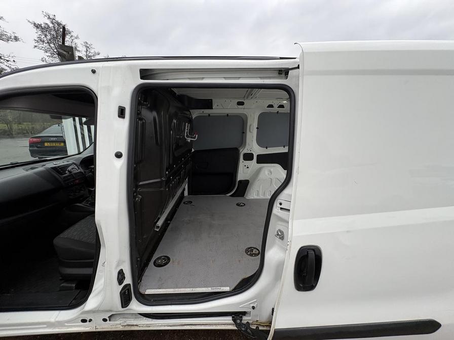 Used Vauxhall Combo 2017 for sale - 77219093: Photo 21