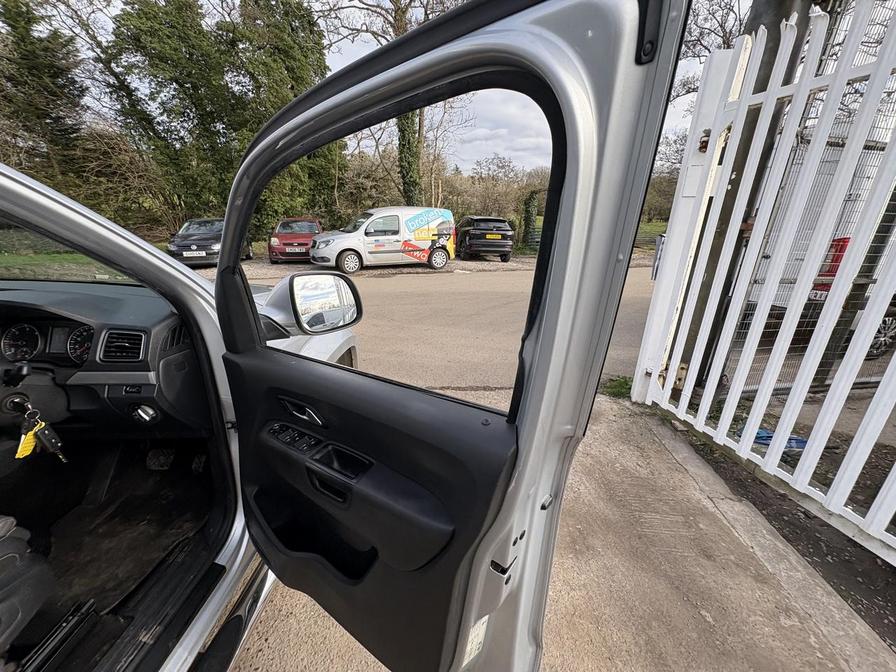 Used Volkswagen Amarok 2017 for sale - 78051650: Photo 17