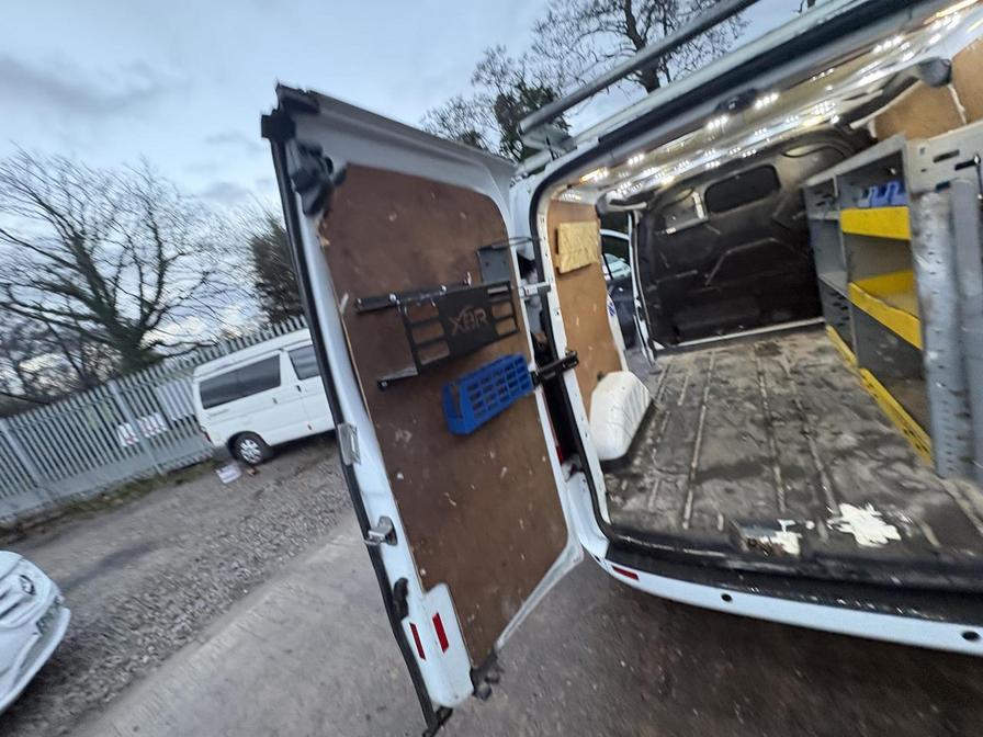 Used Ford Transit Custom 2015 for sale - 76889264: Photo 21