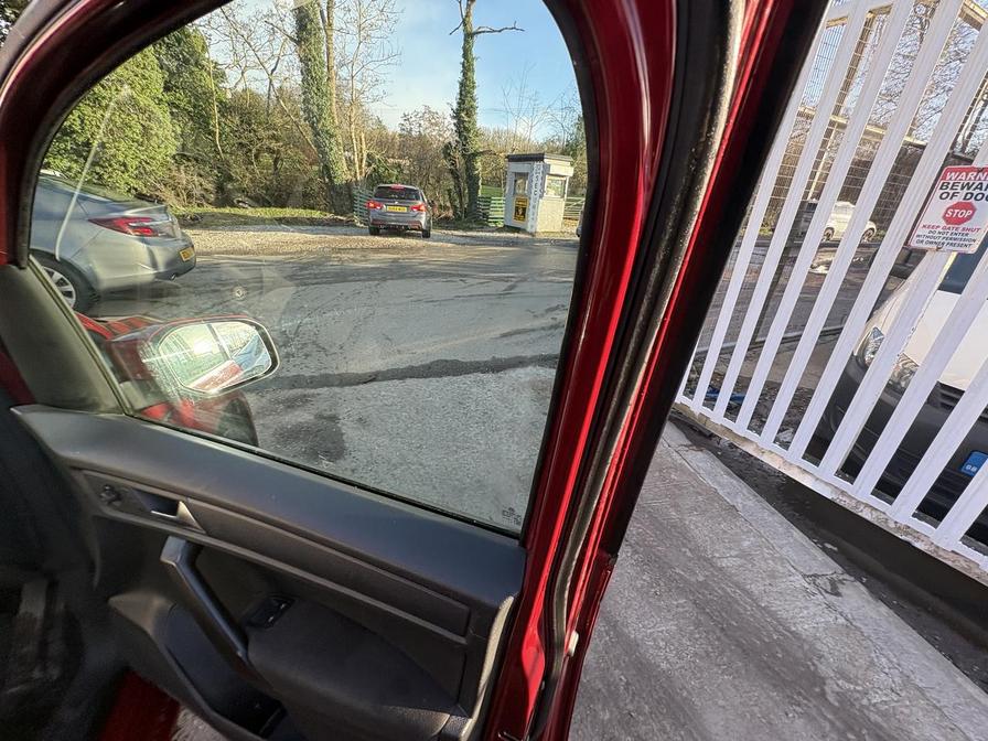 Used Volkswagen Caddy Maxi Life 2017 for sale - 77899117: Photo 15