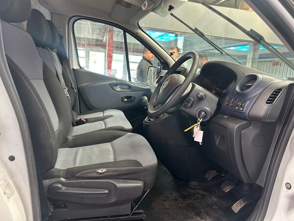 Used Vauxhall Vivaro 2019 for sale - 74910555: Photo 10