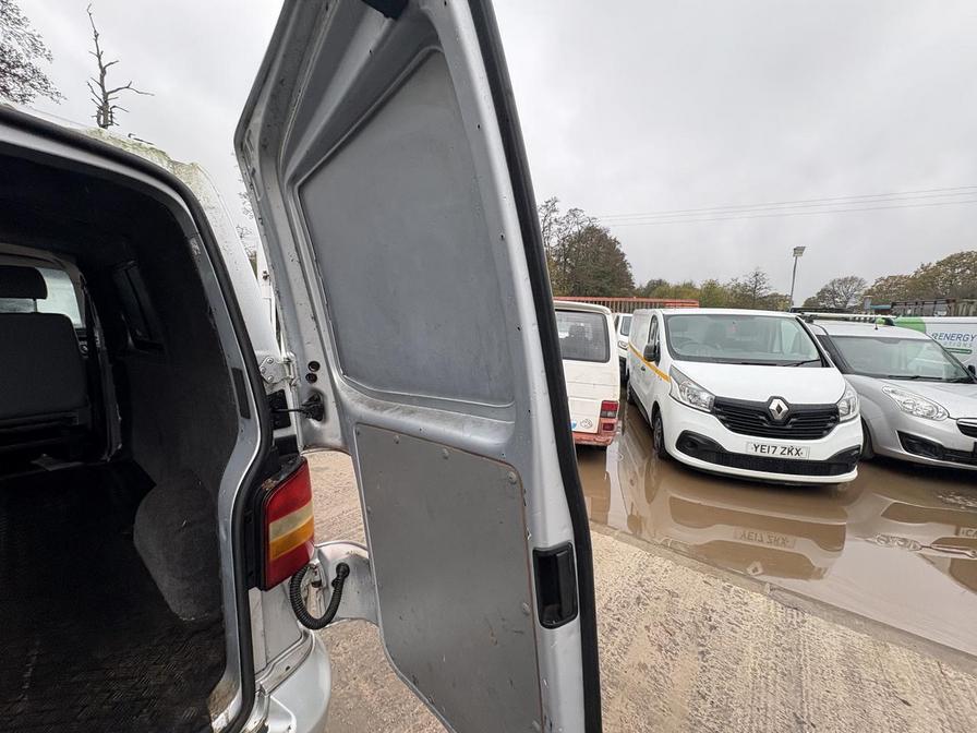 Used Volkswagen Transporter 2006 for sale - 76564238: Photo 4